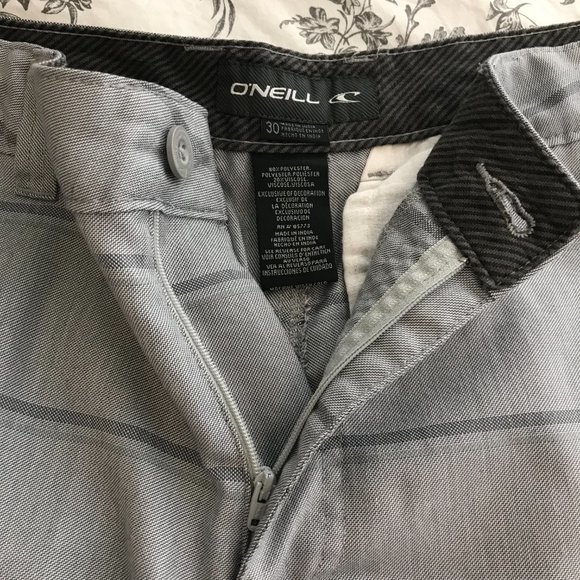 O'Neill Shorts | Grey | Size 30 - Picture 8 of 10